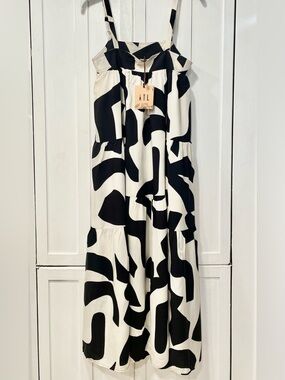 abel the label black and white dress | Dresses | Abel Thelabel Maxi Tie Back High Neck Medium Size:32 X 30 Cute Sparkly V Neck bis-hidden